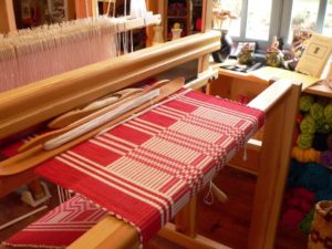 Table runner in rep weave